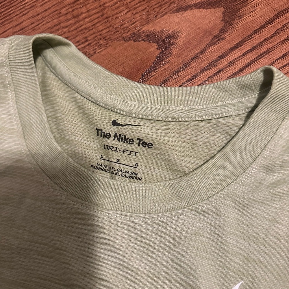 Nike Light Sage Short Sleeve Dri-FIT Tee - Picture 2 of 4